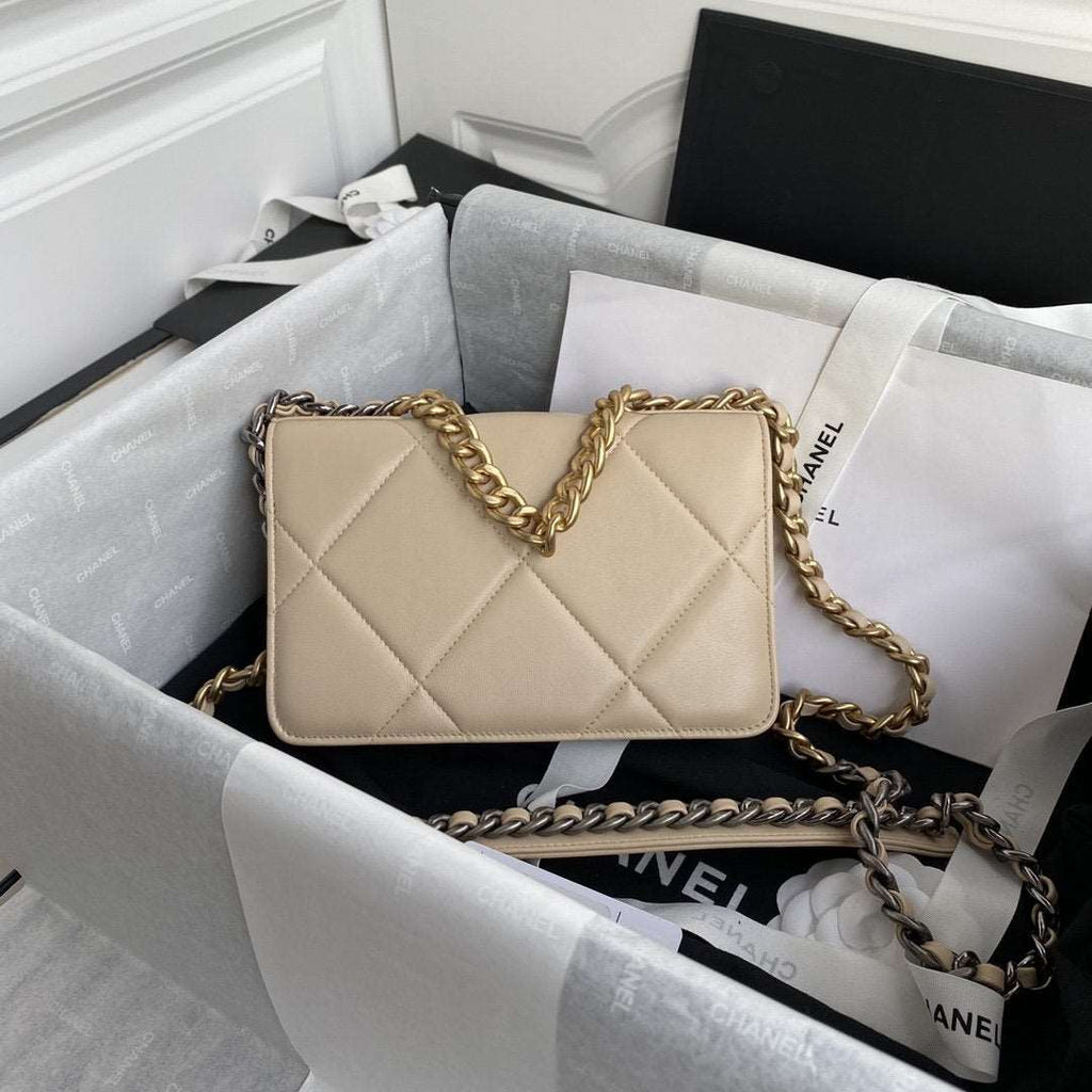 chanel-19-wallet-on-chain-woc-beige-copy ohter
