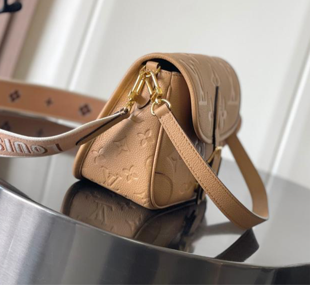louis-vuitton-diane-monogram-empreinte Shoulder