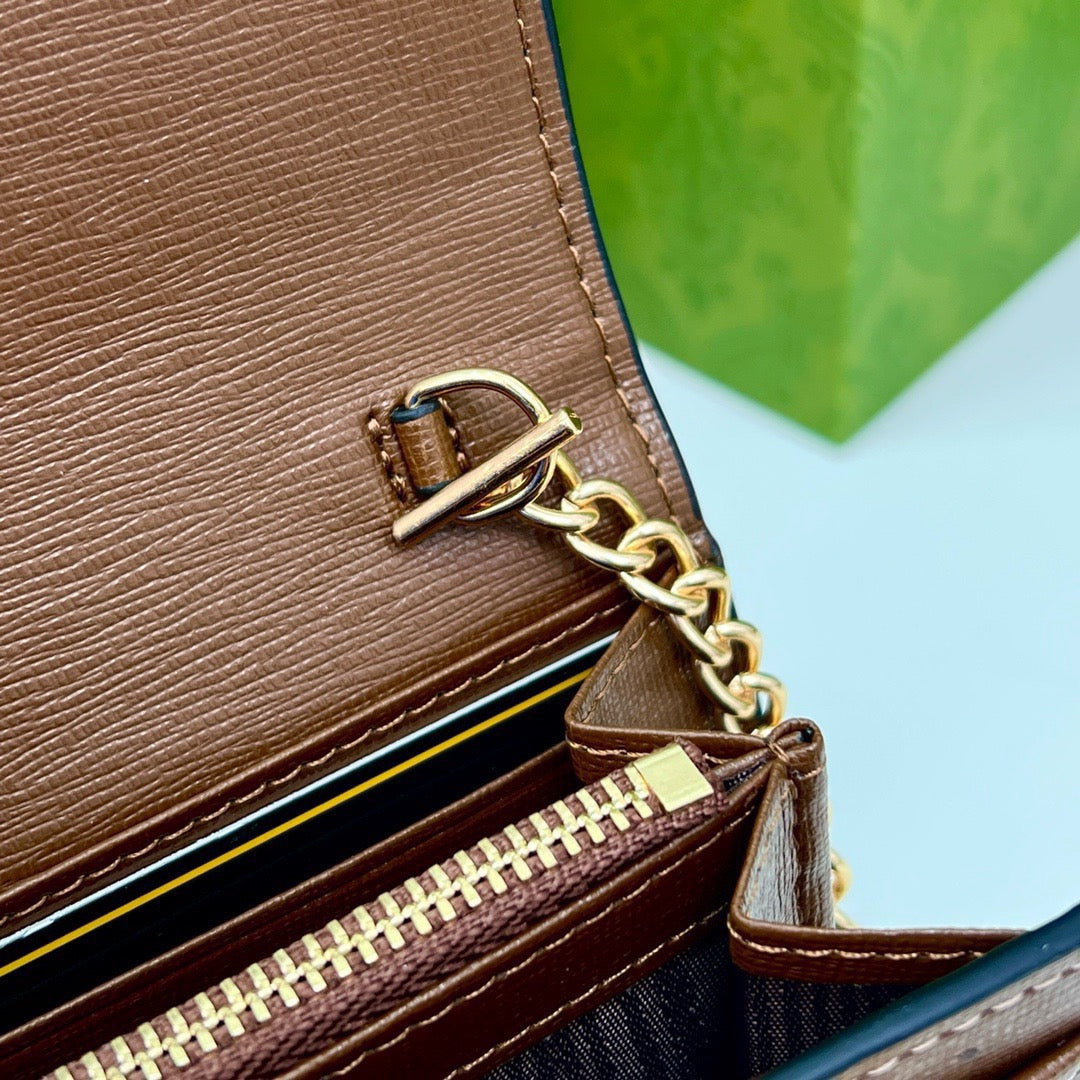 gucci-brown-saddle-buckle-handbag-19x10-5x3-5cm Crossbody
