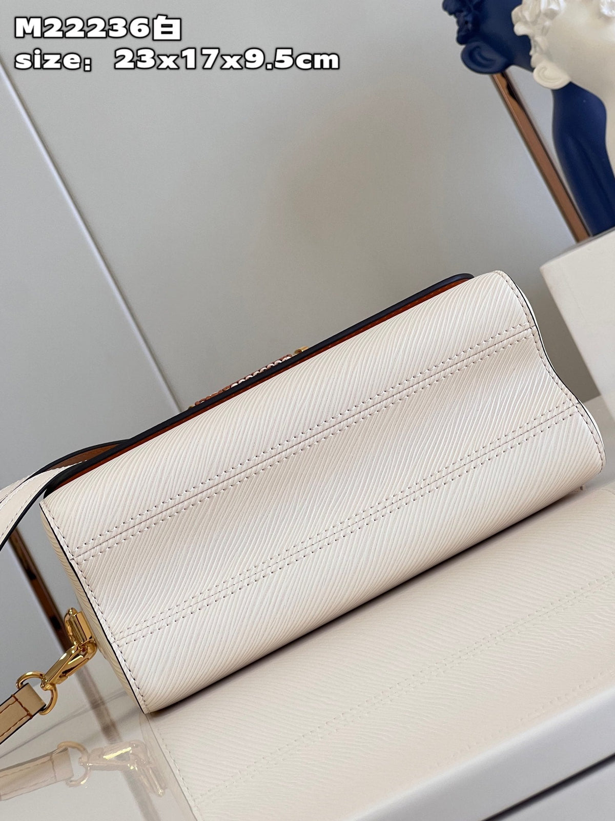 louis-vuitton-twist-mm-epi-bag-white-quartz-23-x-17-x-9-5-cm Handle
