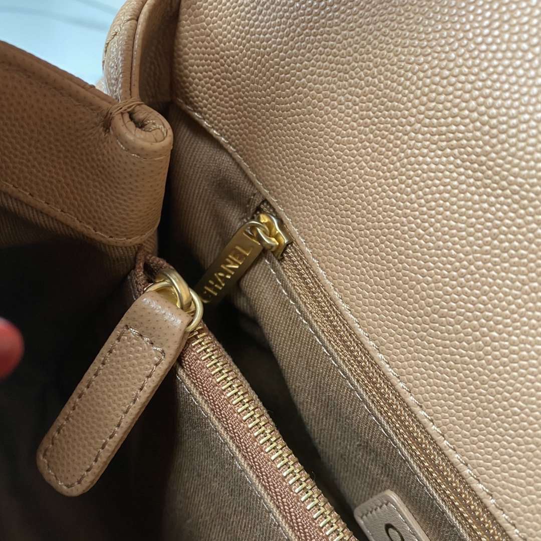 flap-bag-with-top-handle-2 Handle