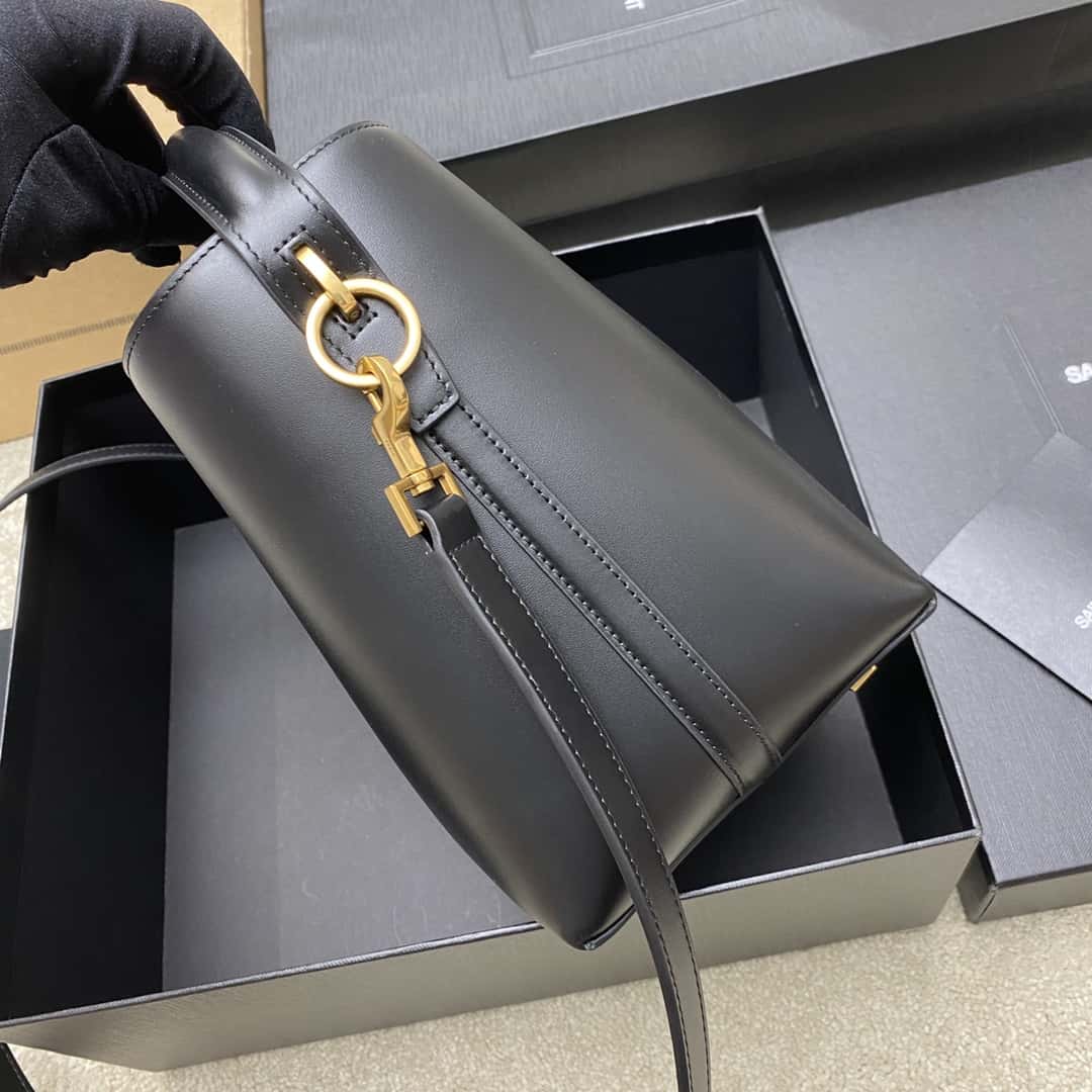 louis-vuitton-new-wave-multi-pochette-handbag Shoulder