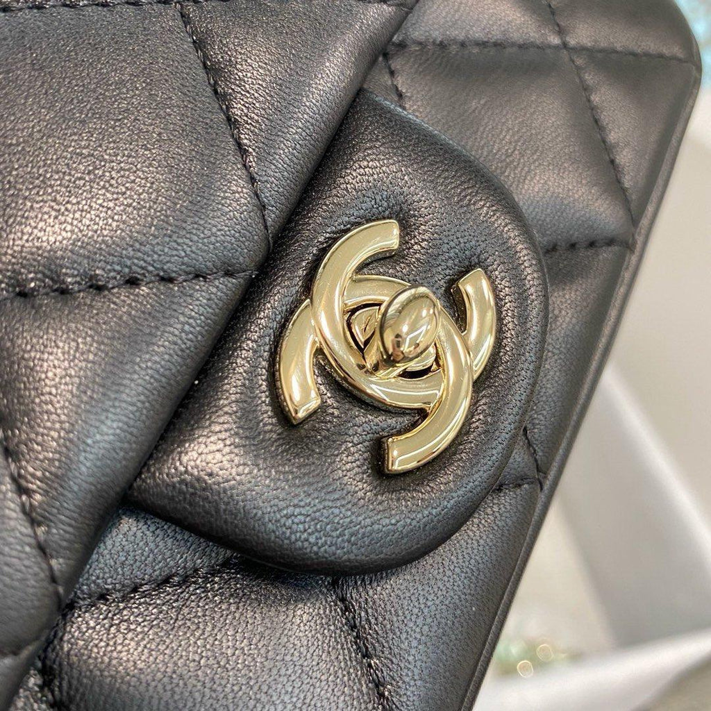 flap-bag-5 Crossbody