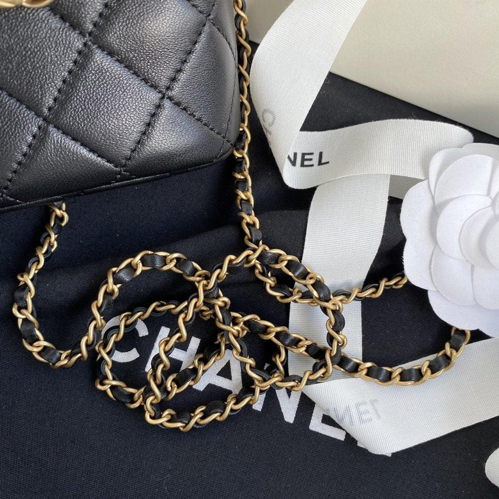 small-kiss-lock-bag Crossbody