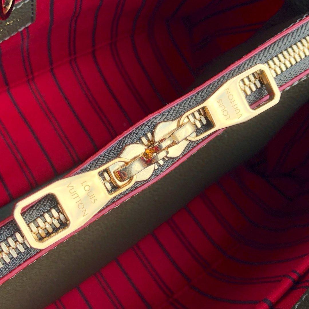 montaigne-mm-2 Crossbody