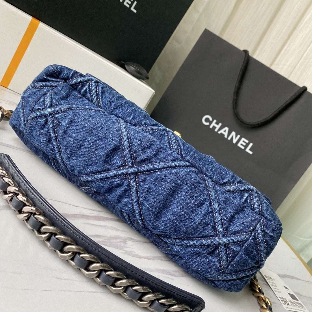 chanel-19-maxi-flap-bag-2 Crossbody