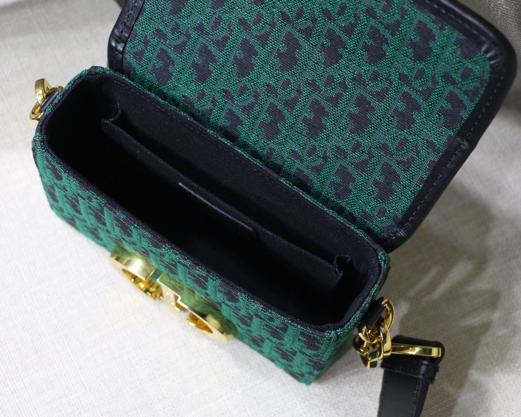 dior-30-montaigne-mini-box-17-5cm-002 Crossbody
