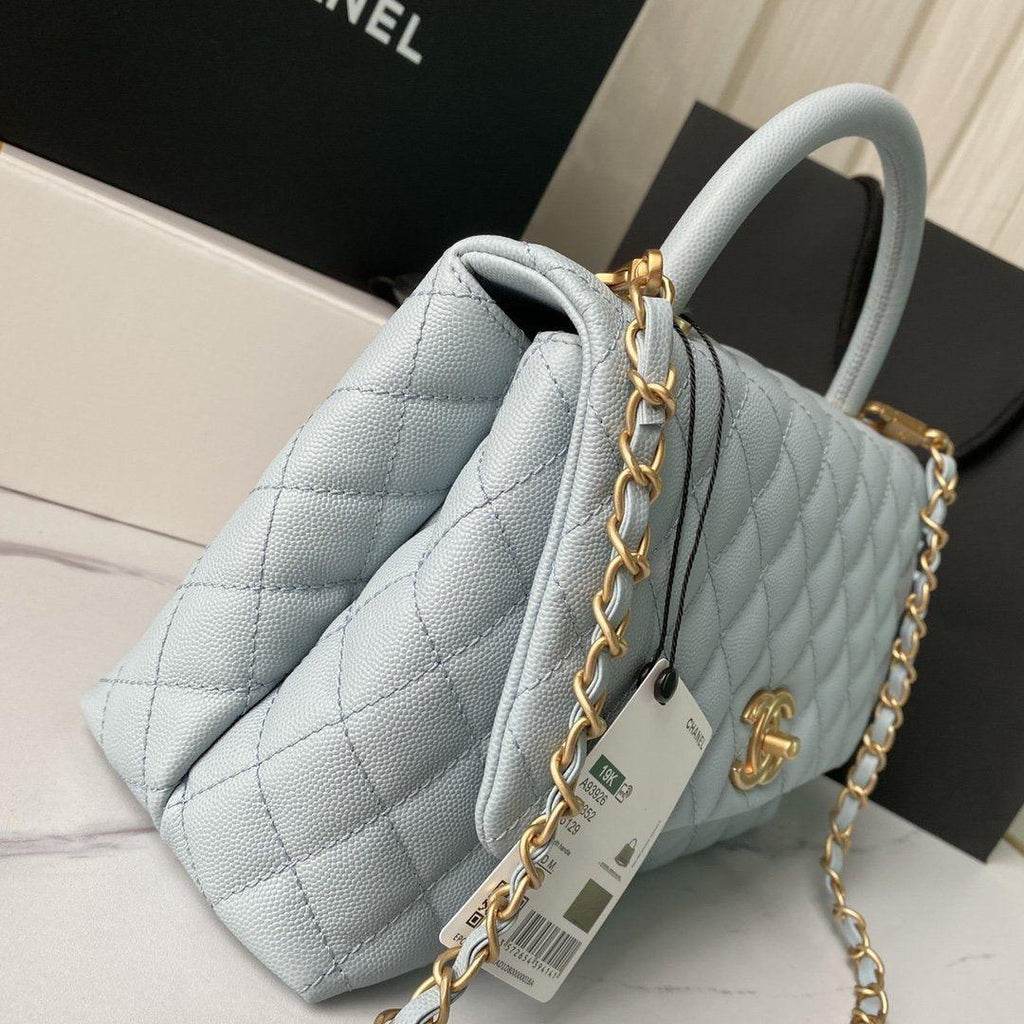flap-bag-with-top-handle Handle