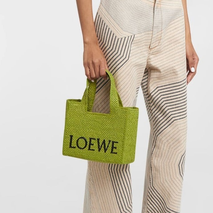 loewe-x-paula-s-ibiza-font-tote-small-bag-in-raffia Tote
