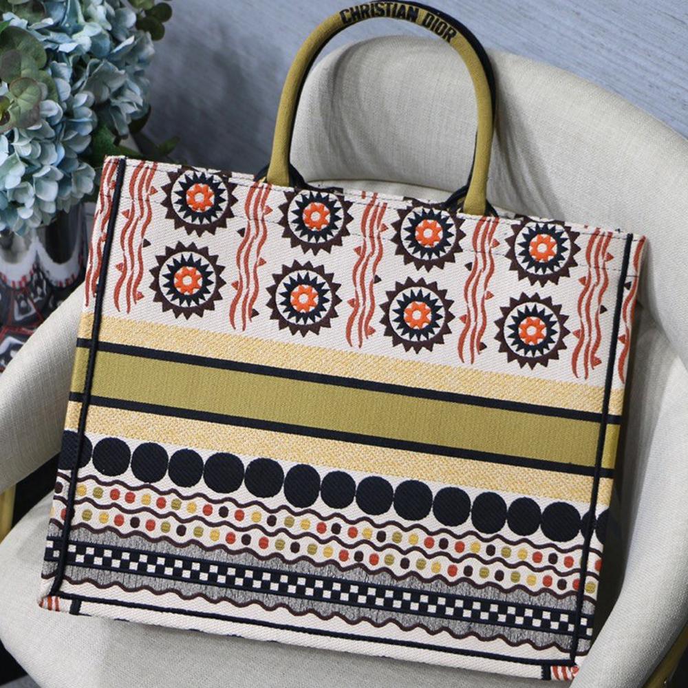 dior-book-tote-4 Tote