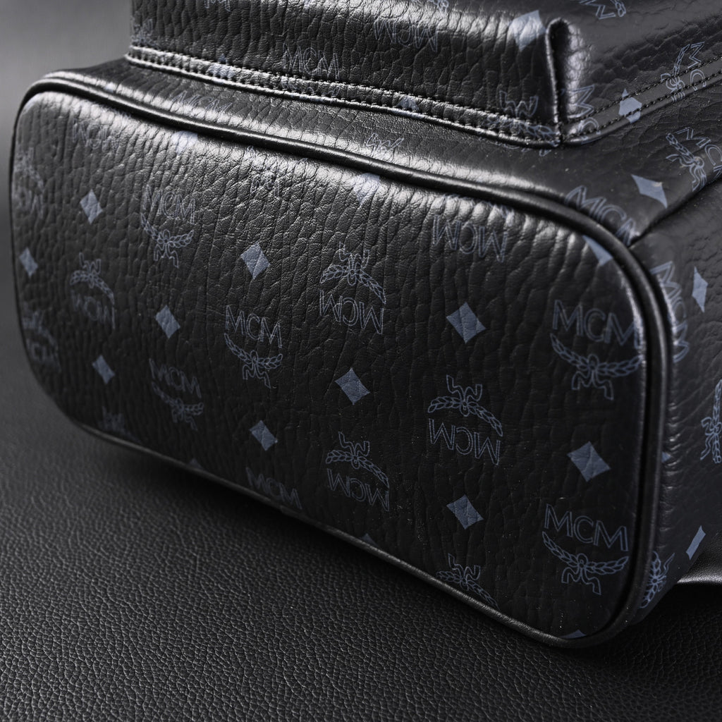mcm-stark-visetos-medium-backpack-black-monogram-with-studded-detailing ohter