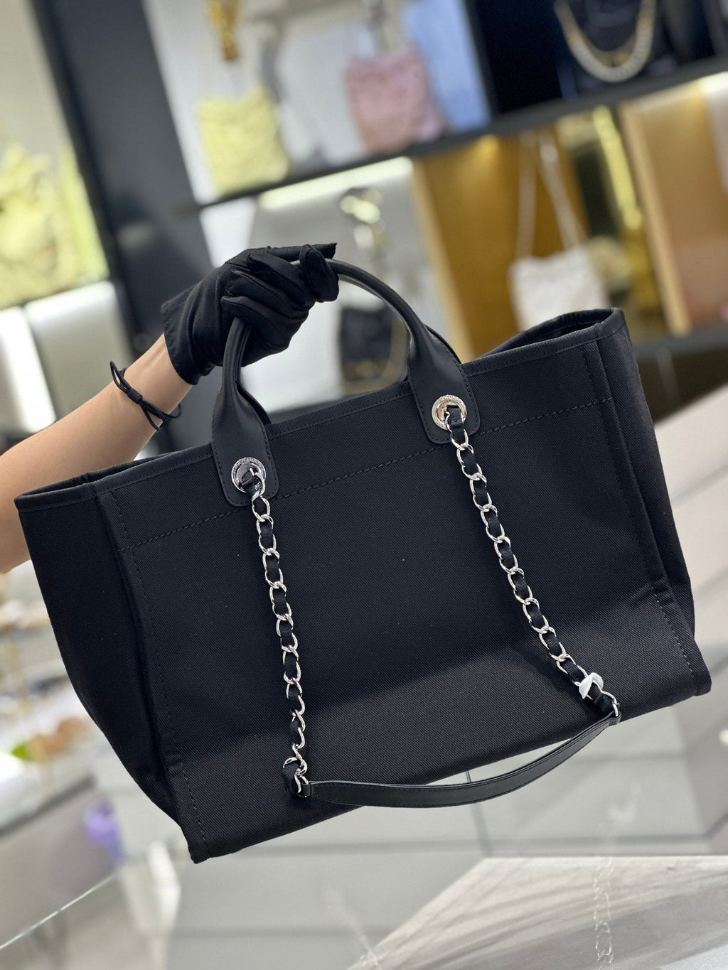 chanel-natural-canvas-and-black-leather-large-pearl-deauville-tote-30x39x22cm Tote