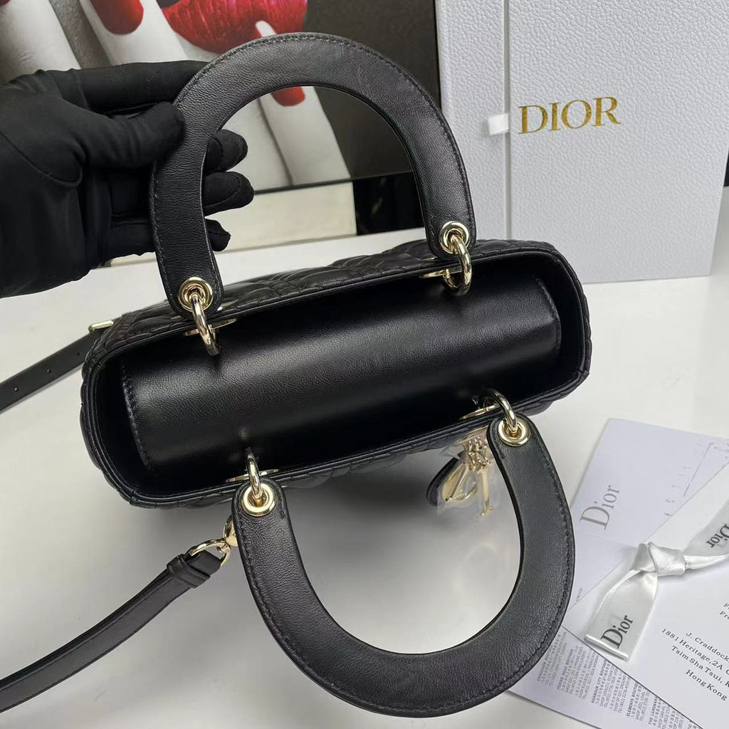 dior-lady-medium-black-bag-24cm Handle