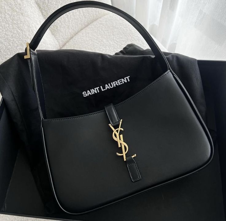 saint-laurent-le-5-a-7-hobo-bag-in-patent-leather-black-women Shoulder