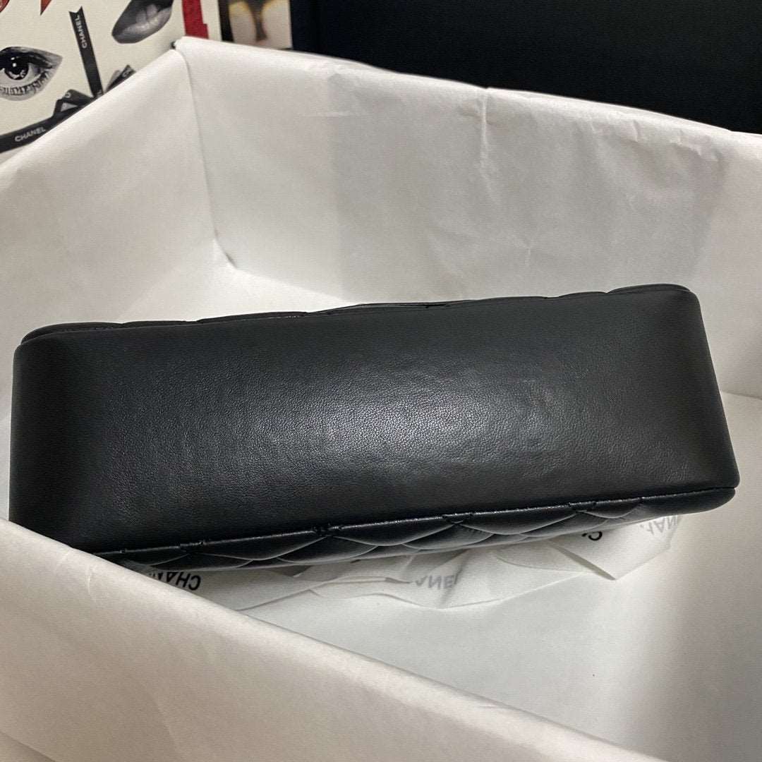 chanel-flap-bag-6 Crossbody