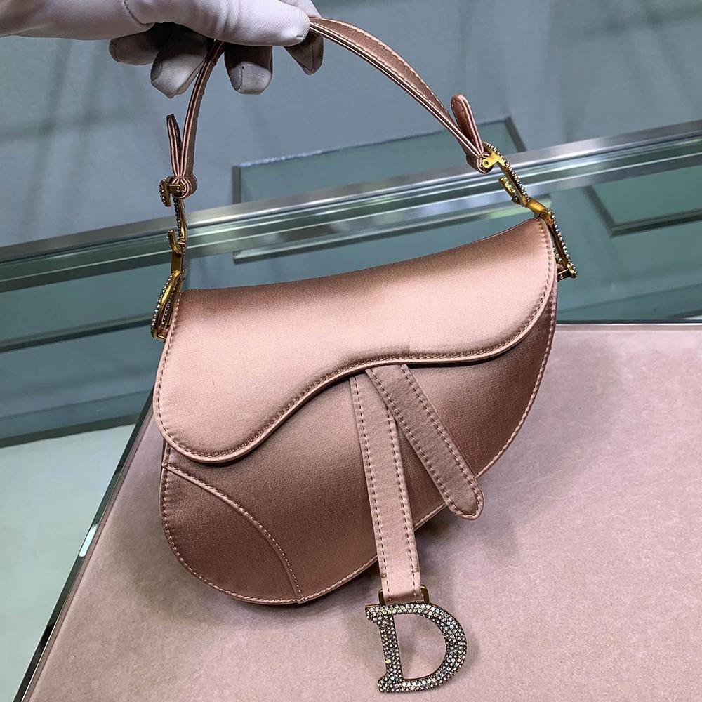 saddle-bag-8 Handle