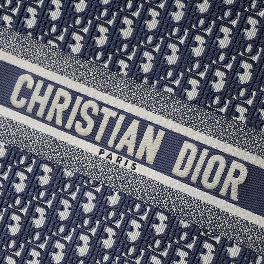 dior-book-tote-10 Tote