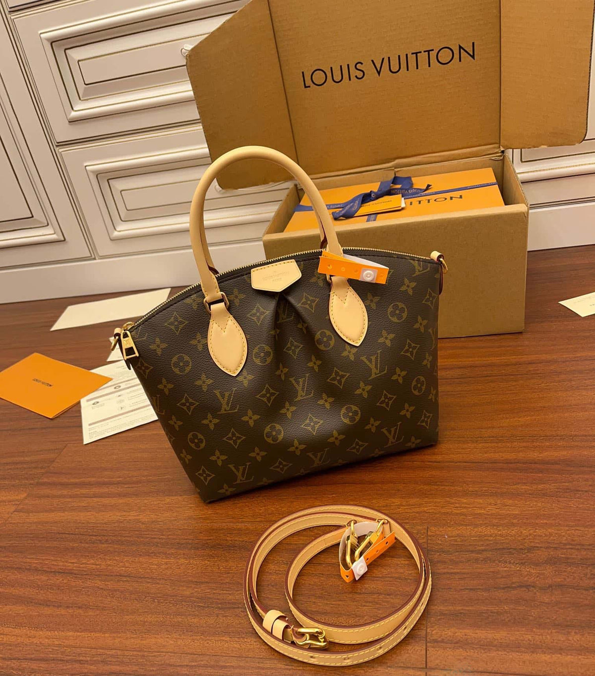 louis-vuitton-boetie-handbag Handle