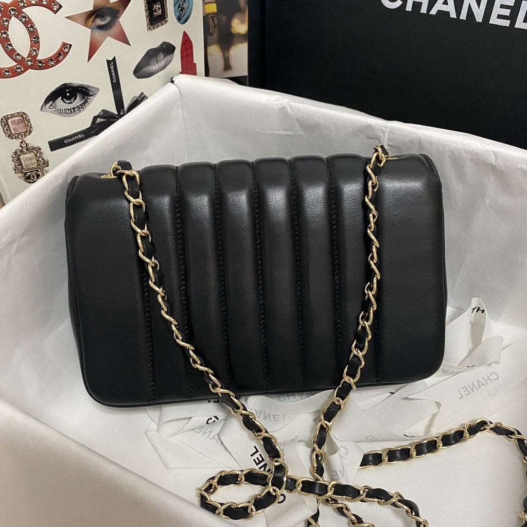 chanel-flap-bag-1 Crossbody