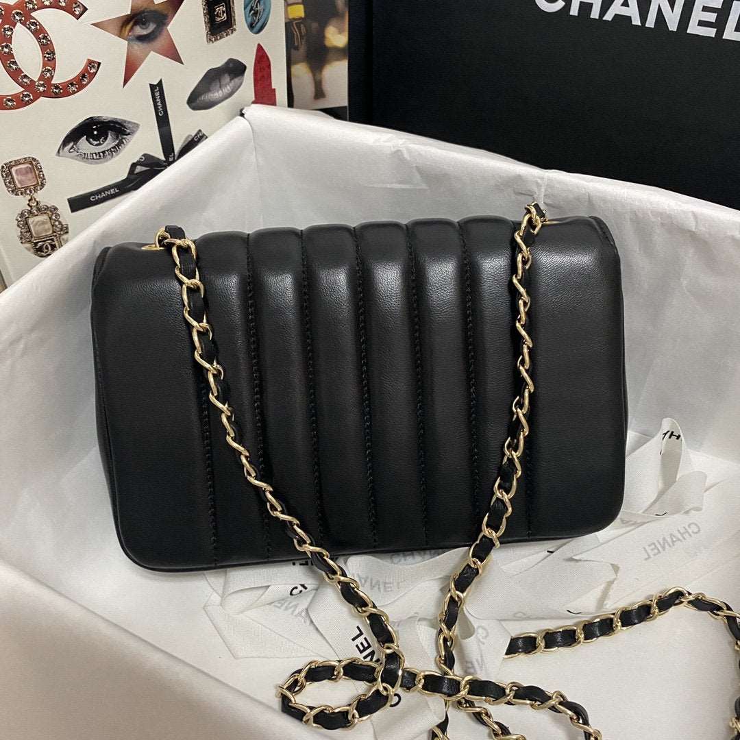chanel-flap-bag-1 Crossbody