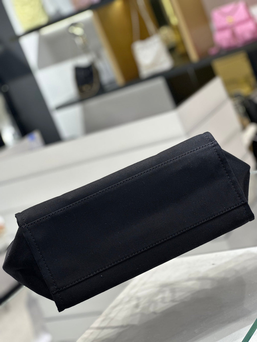 chanel-natural-canvas-and-black-leather-large-pearl-deauville-tote-30x39x22cm Tote
