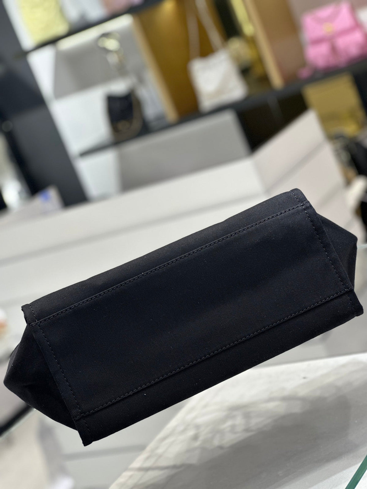 chanel-natural-canvas-and-black-leather-large-pearl-deauville-tote-30x39x22cm Tote