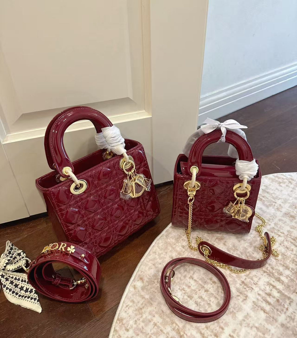 lady-dior-burgundy-leather-bag Handle