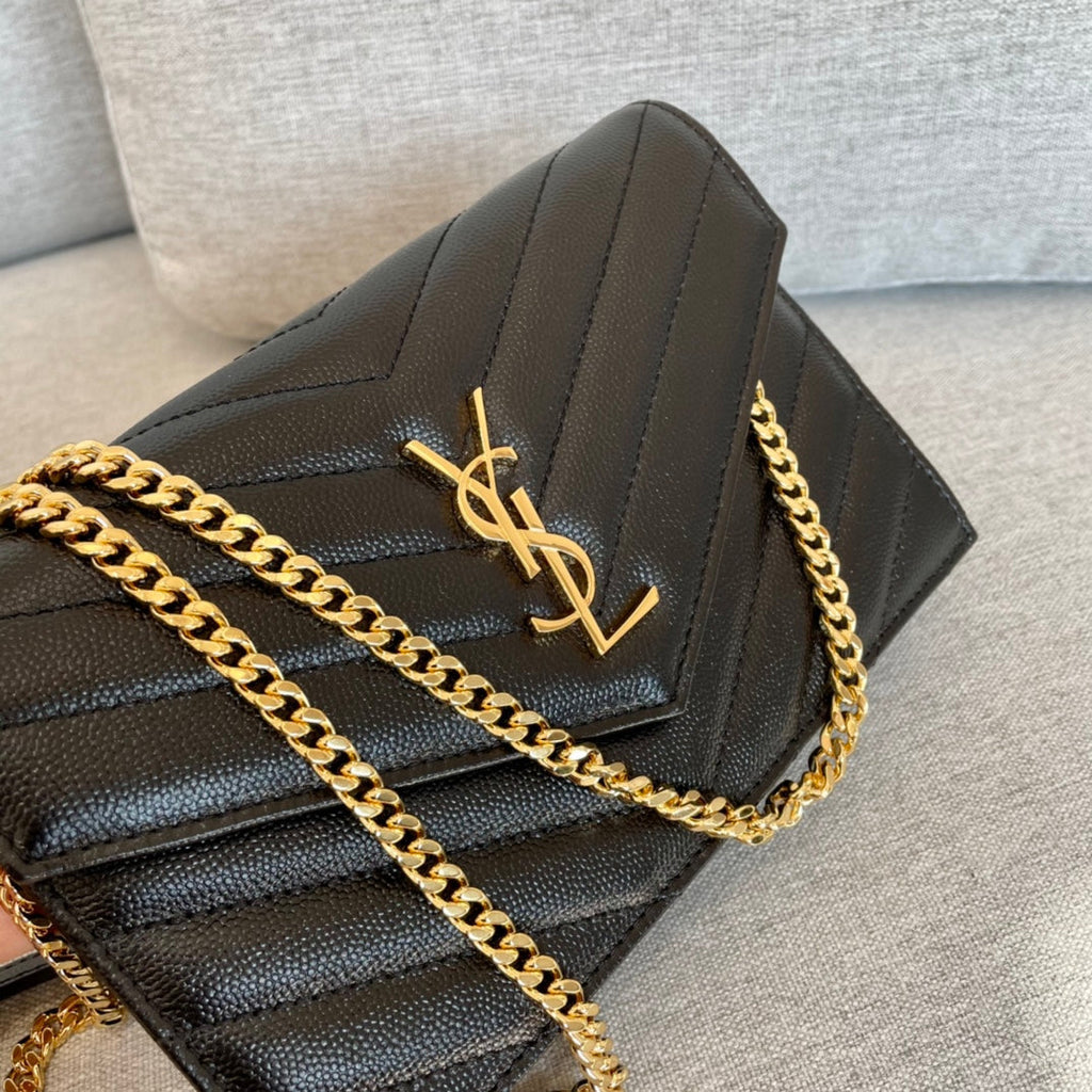 ysl-cassandre-envelope-chain-wallet-black-grain-leather-golden-hardware-19-cm Crossbody