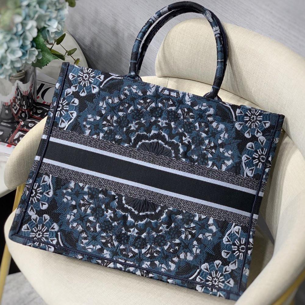 dior-book-tote-12 Tote