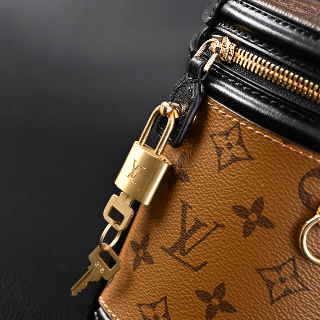 louis-vuitton-cannes-bag-monogram-canvas-vanity-case-with-top-handle-small Handle