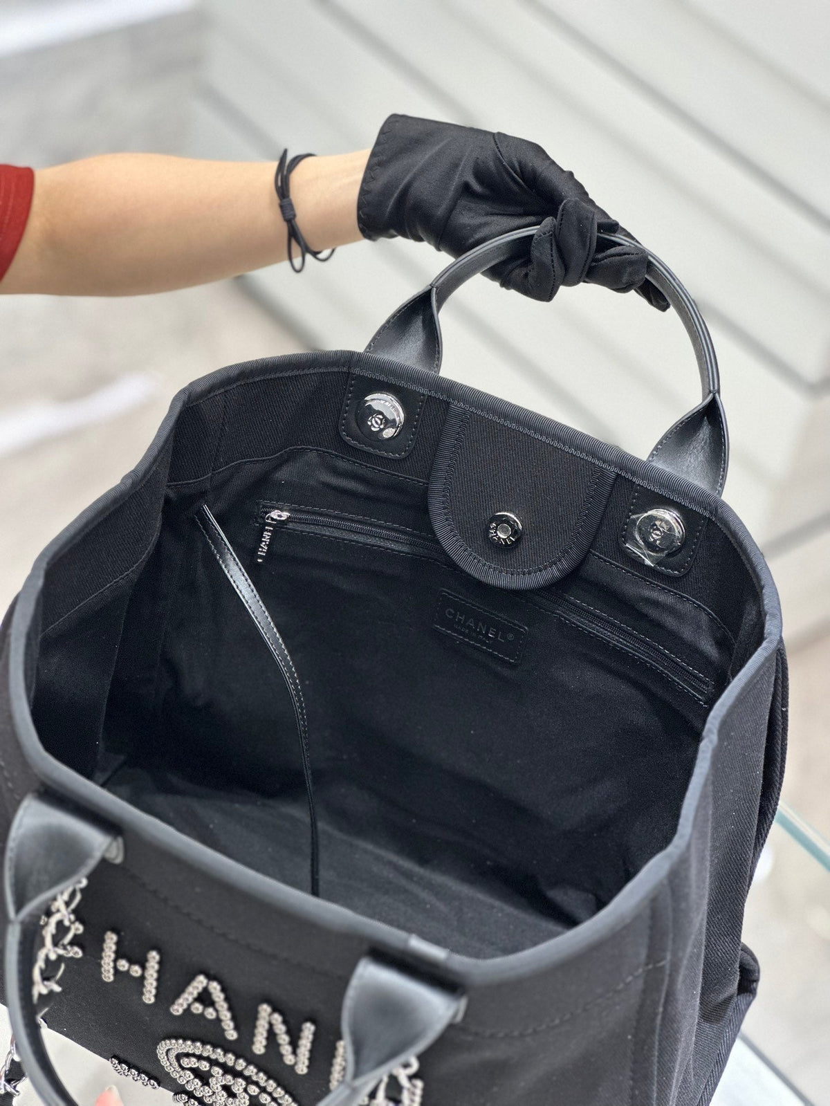 chanel-natural-canvas-and-black-leather-large-pearl-deauville-tote-30x39x22cm Tote