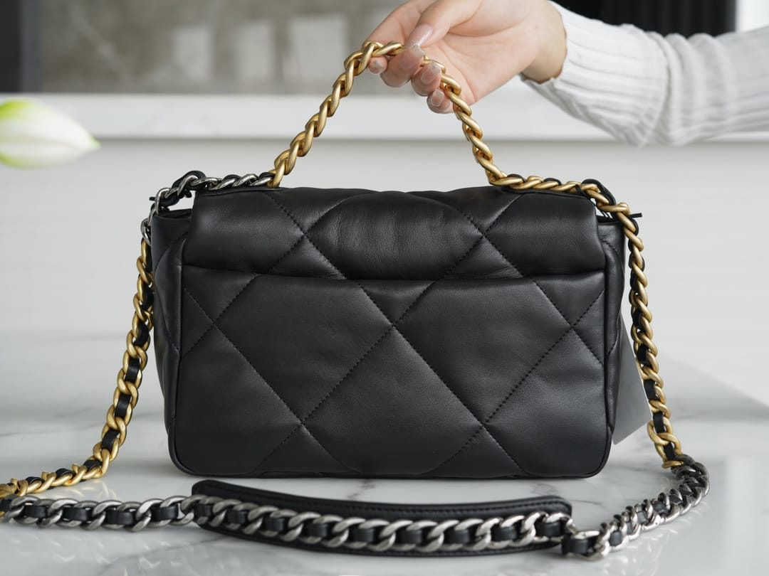 chanel-19bag-as1160-black-gold-buckle-bag-small-26cm Shoulder