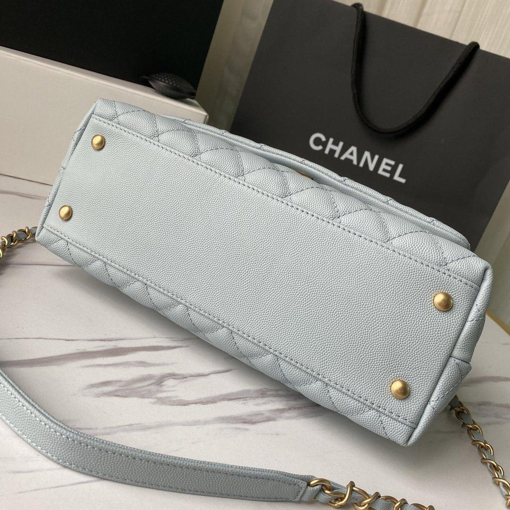 flap-bag-with-top-handle Handle