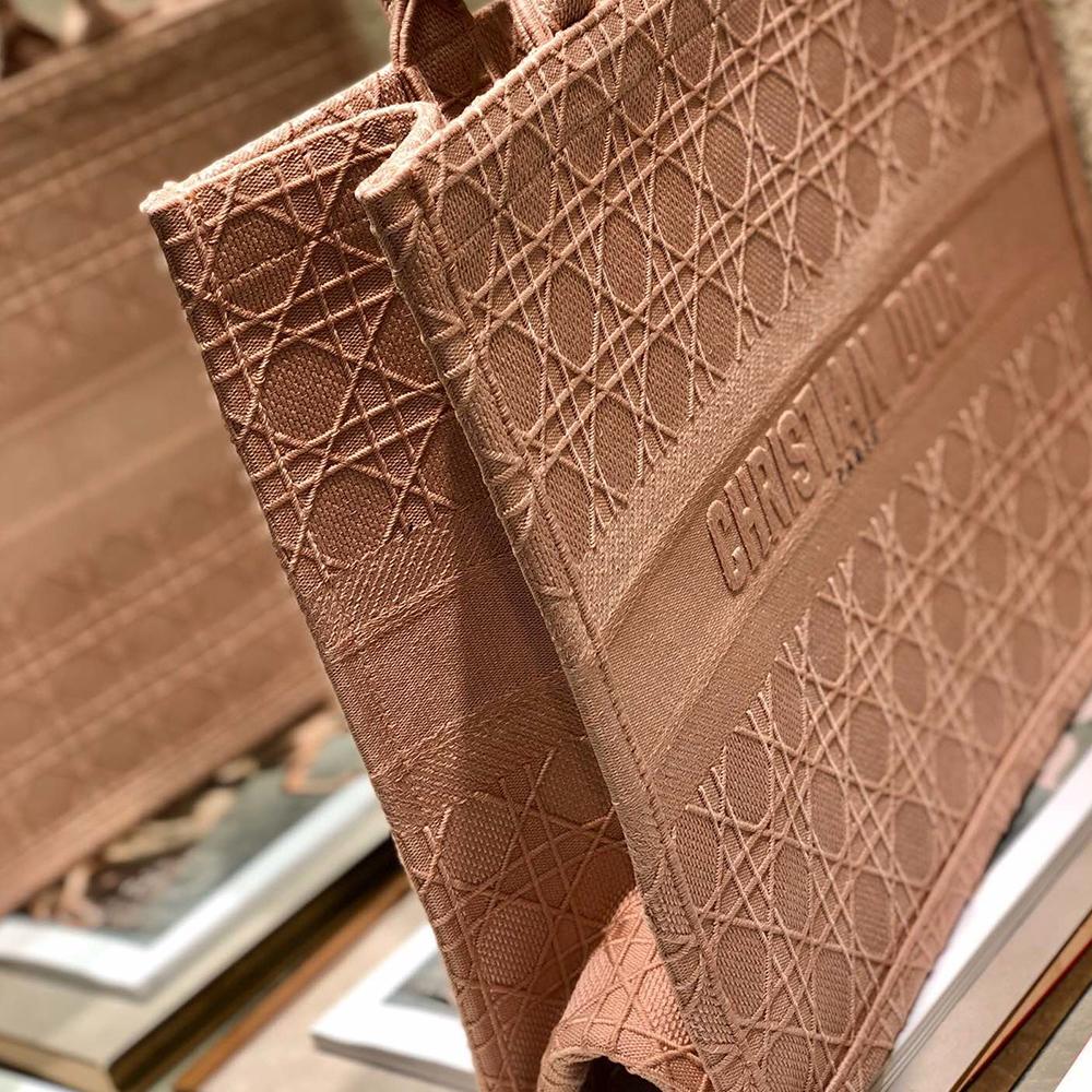 dior-book-tote-16 Tote