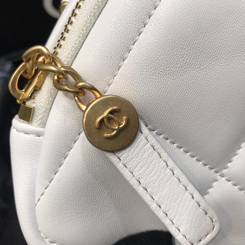 chanel-wallet-2 Crossbody