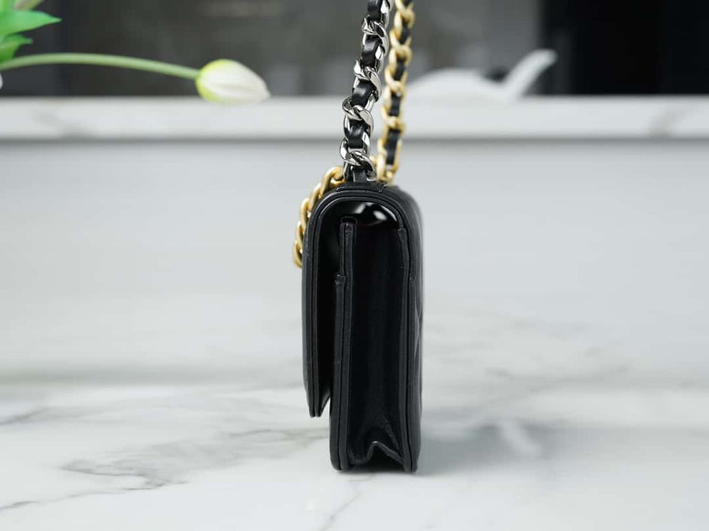 chanel-19-woc-wallet-on-chain-ap0957-black-flap-bag Crossbody