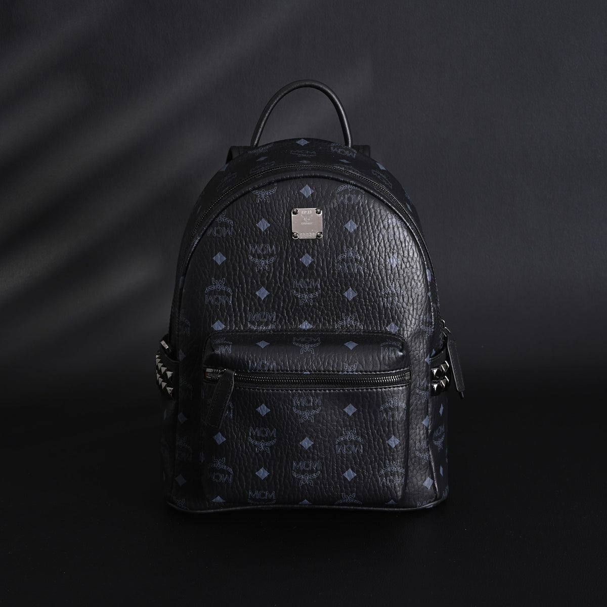 mcm-stark-visetos-medium-backpack-black-monogram-with-studded-detailing ohter
