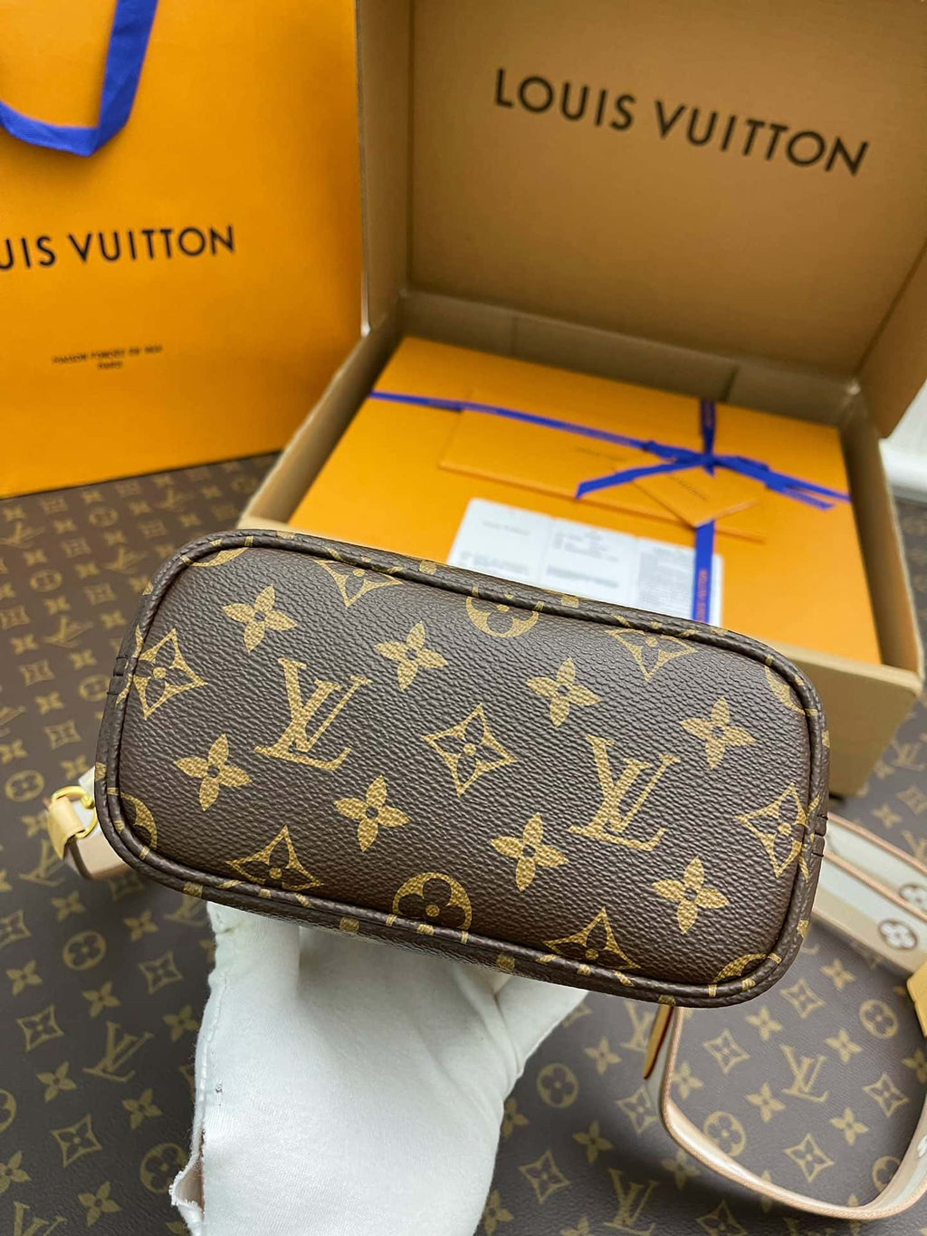louis-vuitton-lv-neverfull-bag Tote
