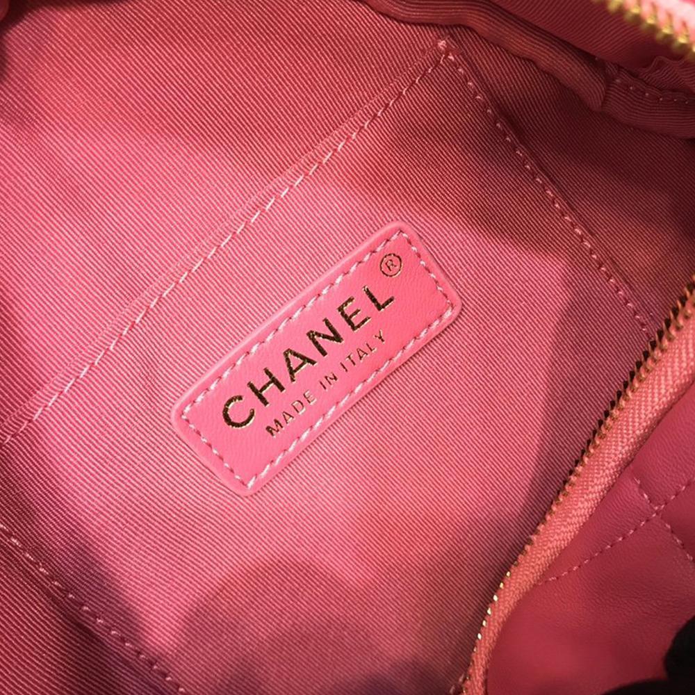 chanel-wallet-1 Crossbody