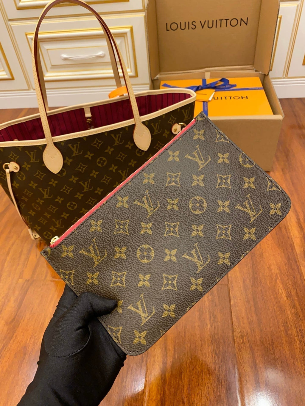 louis-vuitton-tote-leather-bag Tote
