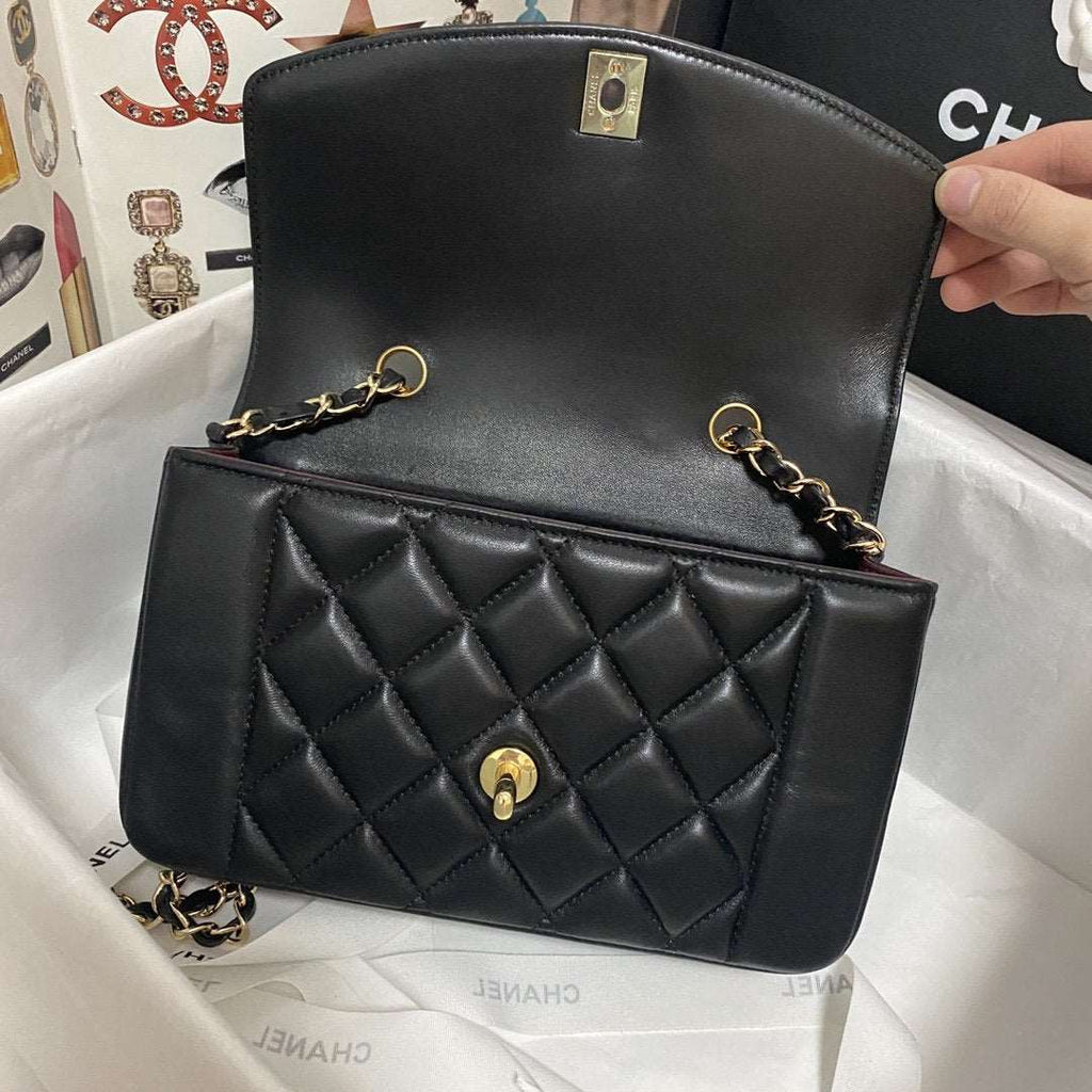 chanel-flap-bag-6 Crossbody