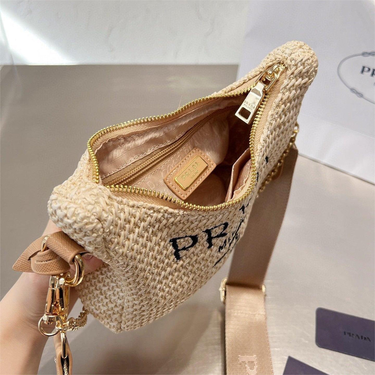 prada-handbag-re-edition-2005-bag-8-3x7x2-3inch Handle