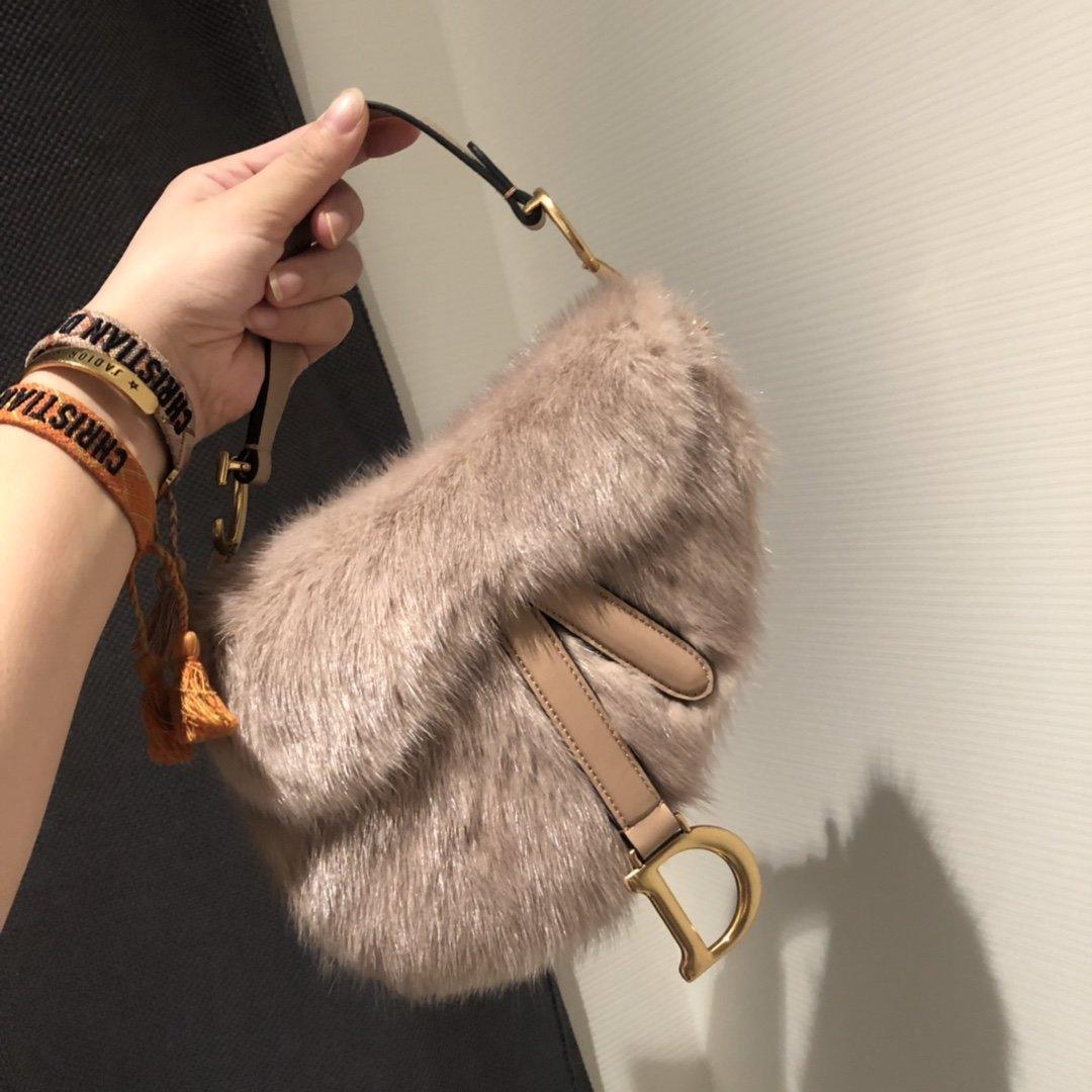 saddle-bag-5 Handle