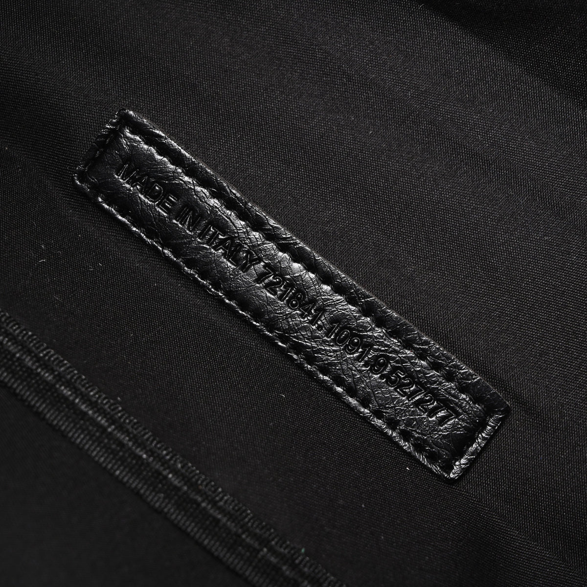 balenciaga-x-adidas-large-duffel-travel-bag-black-with-trefoil-logo-and-triple-stripes Handle