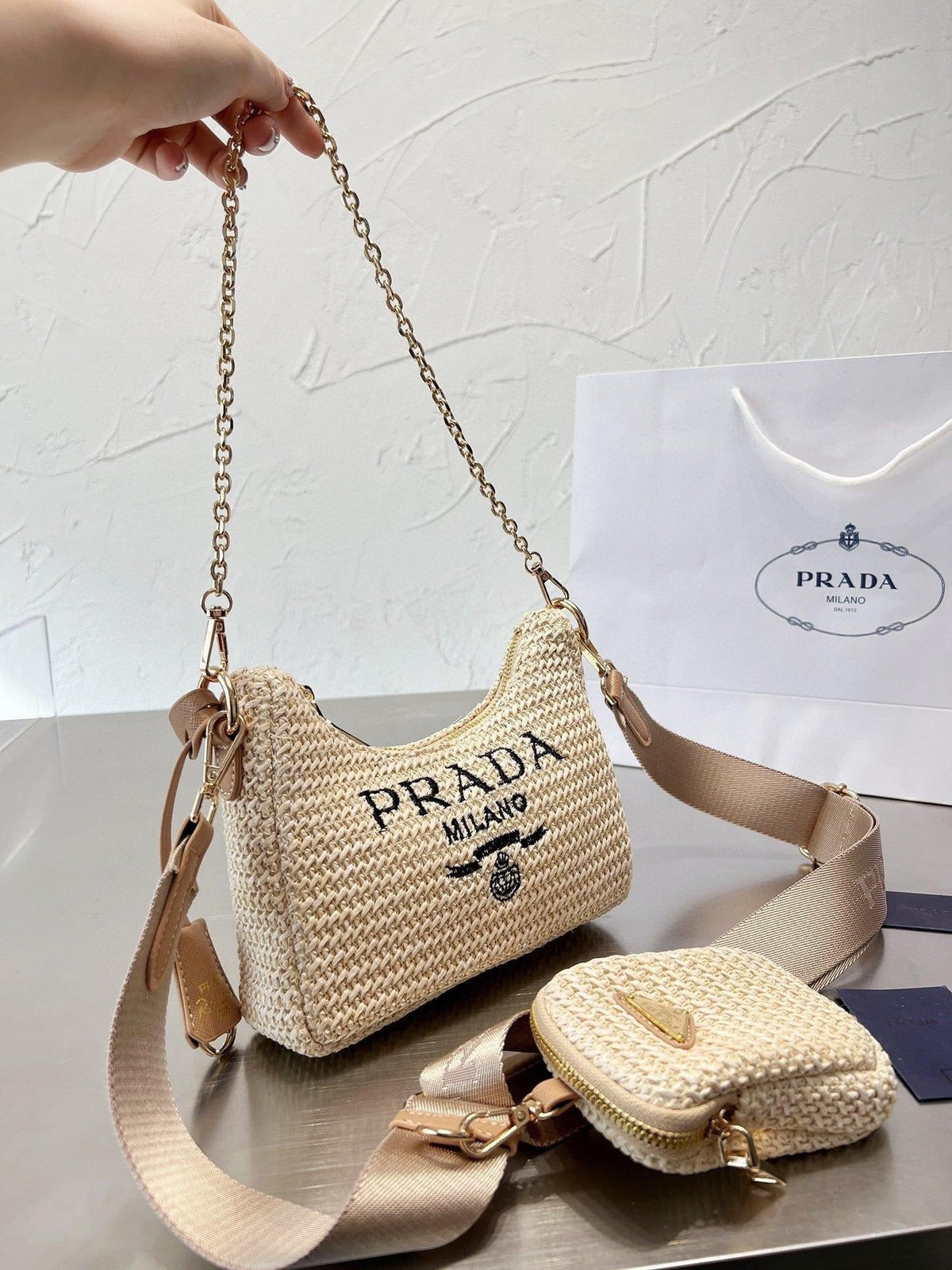 prada-handbag-re-edition-2005-bag-8-3x7x2-3inch Handle