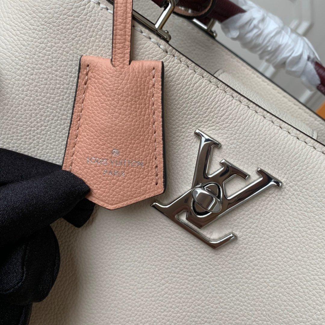 louis-vuitton-lockme-day-bag Handle