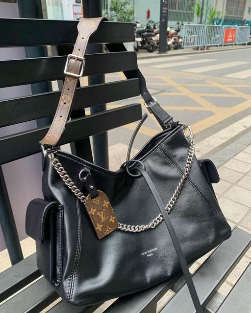 louis-vuitton-carryall-cargo-handbag Shoulder