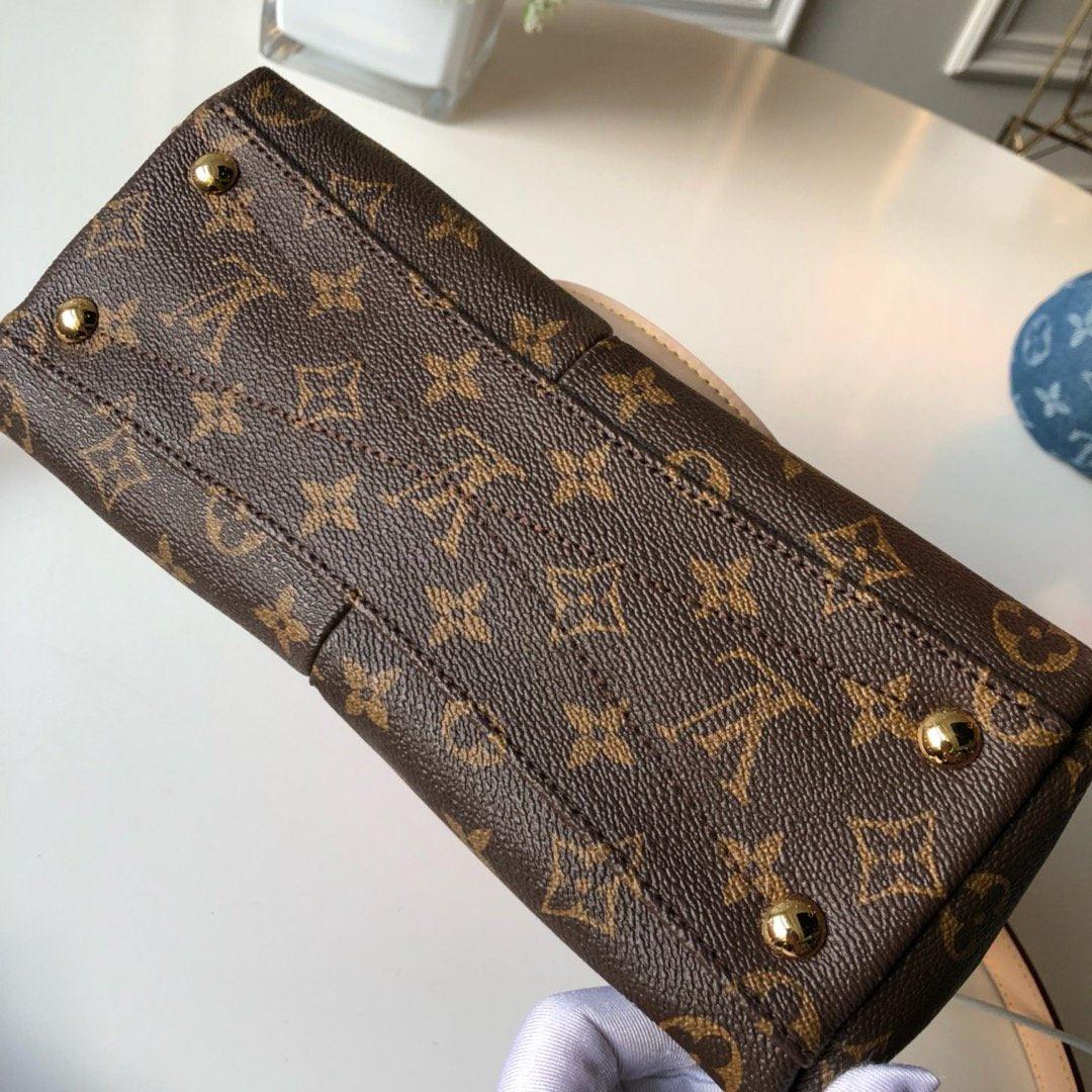 v-tote-mm Tote