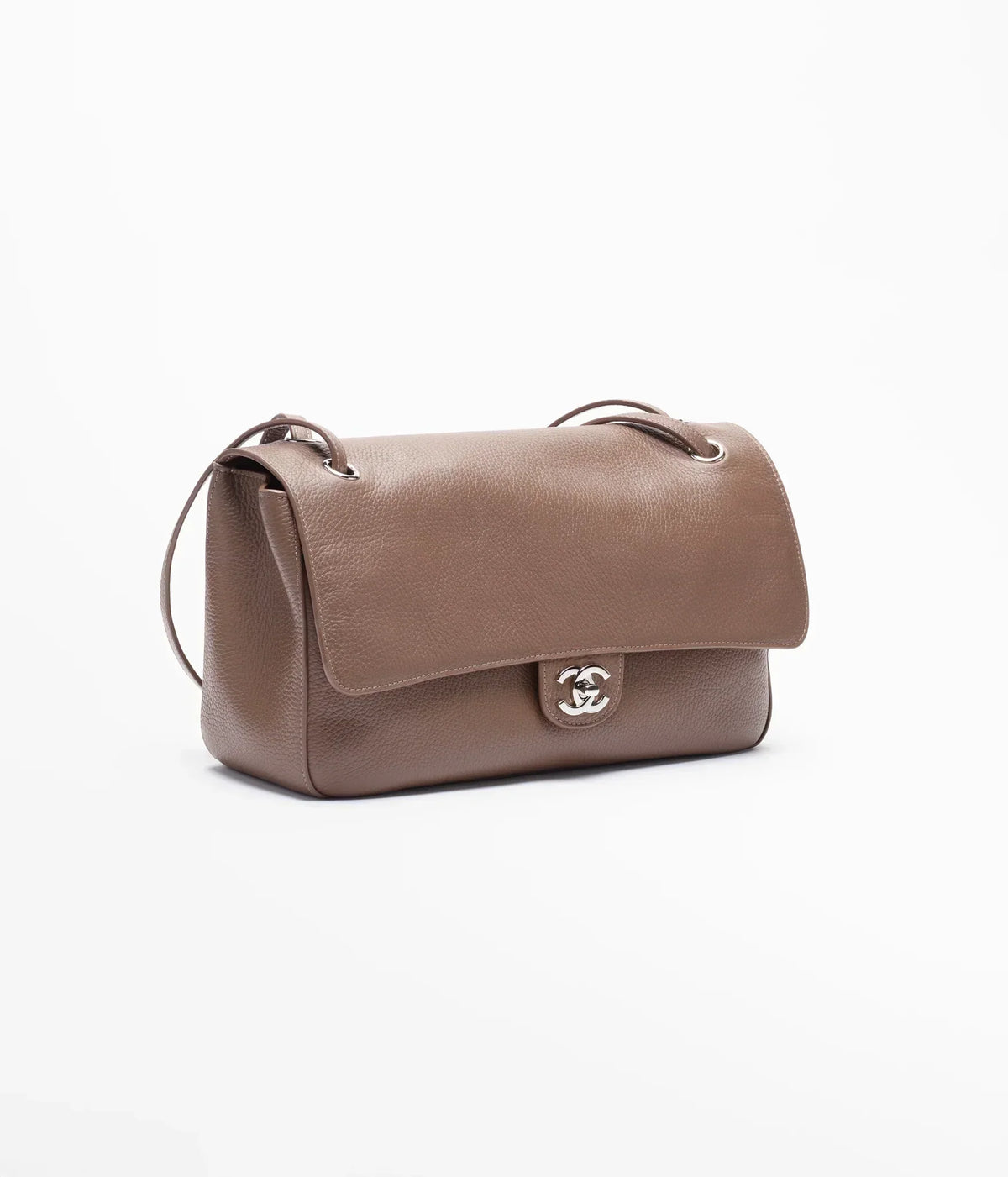 chanel-maxi-flapbag-1 Shoulder