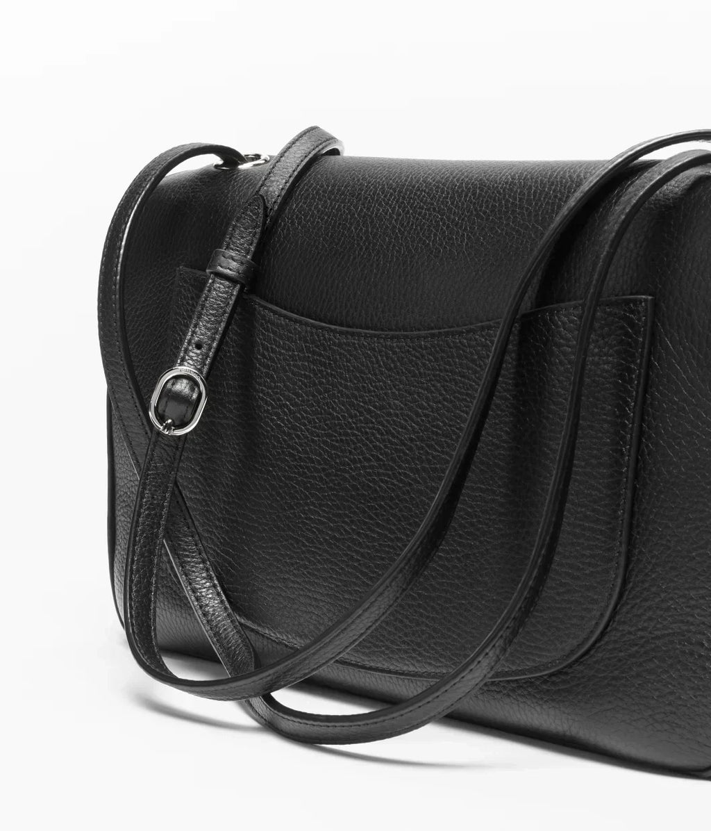 chanel-maxi-flapbag-1 Shoulder